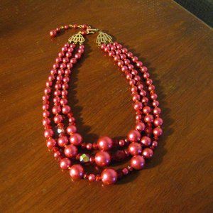 🛍 Mid Century 1950's Three Strand Bead Necklace